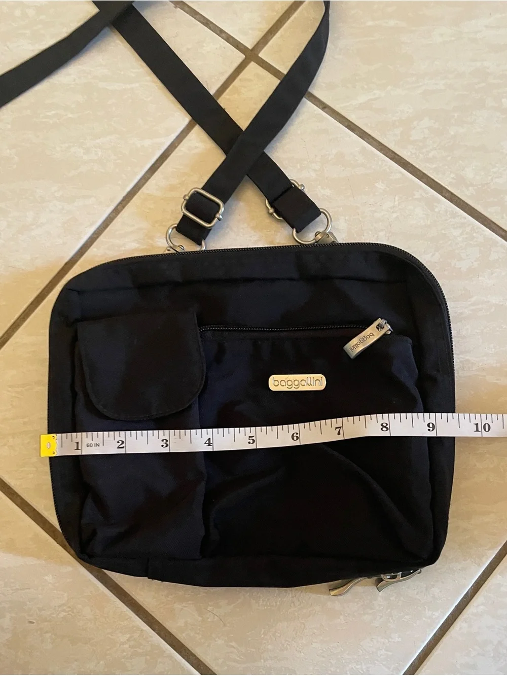 Baggallini Black Compact Crossbody Messenger